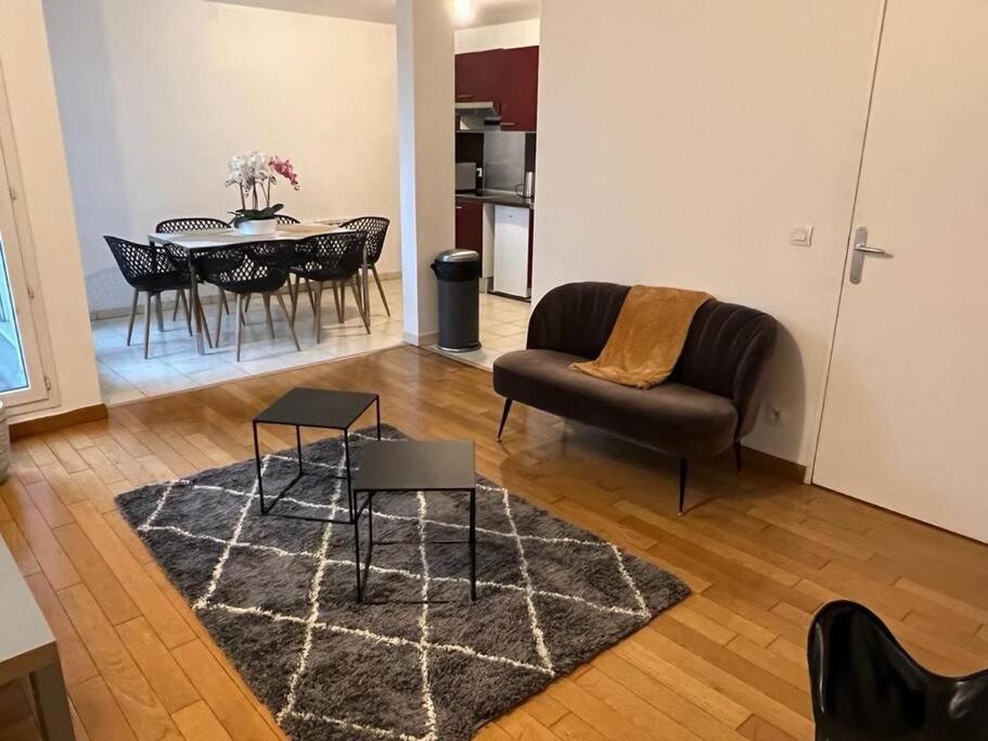 Elegant Au Pieds Du Metro Appartement *